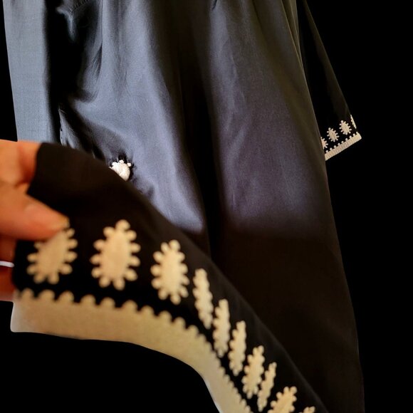 Silk Black & White Embroidered Tunic Dress With 3/4 Sleeves Size XL - Picture 6 of 13